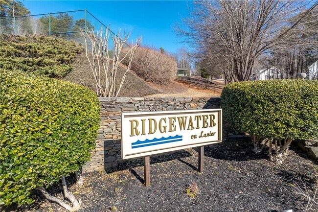 Building Photo - 5714 Ridgewater Cir