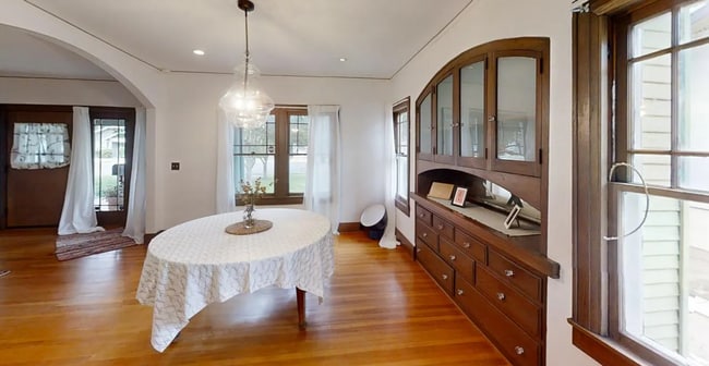 Building Photo - Charming 3-Bedroom Home in the Heart of th...