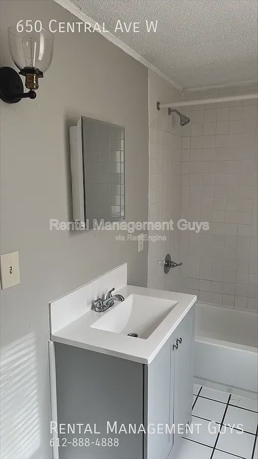 Building Photo - 650 Central Ave W