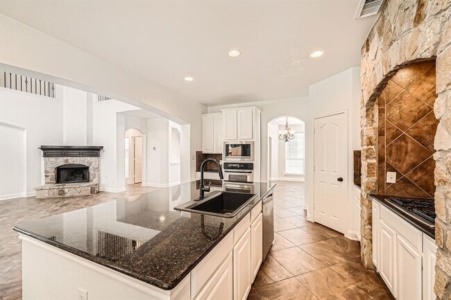 Building Photo - 9812 Whitley Bay Dr