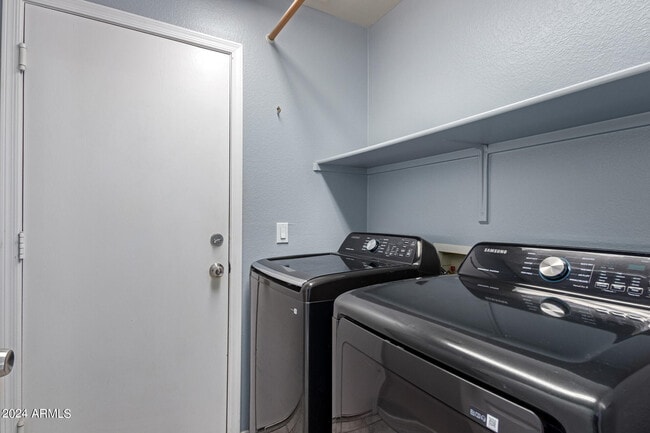 Building Photo - 4333 S Rim Ct