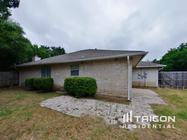 Building Photo - 8707 Woodrigg Dr
