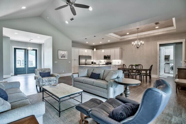 Building Photo - 989 Forest Shore Dr