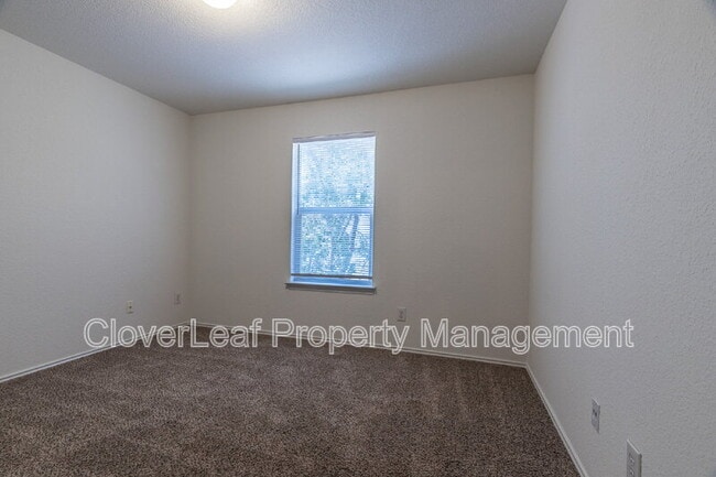 Building Photo - 446 S Water Ln