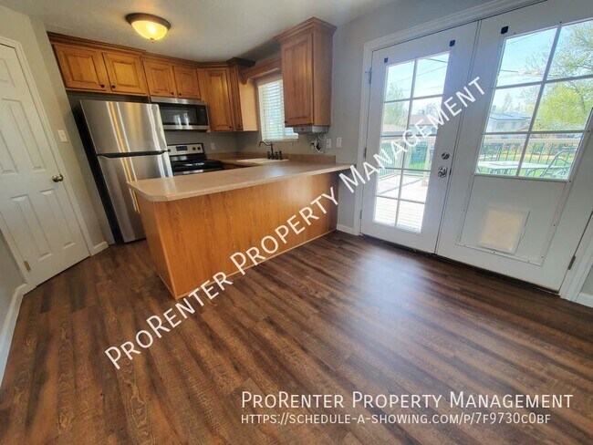 Building Photo - 865 E 350 N