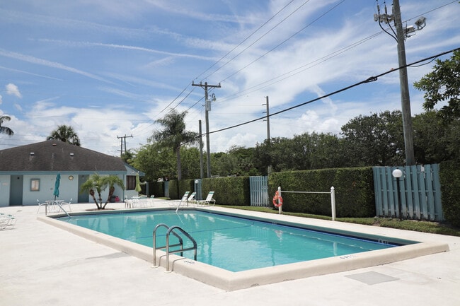 Building Photo - 950 S Kanner Hwy