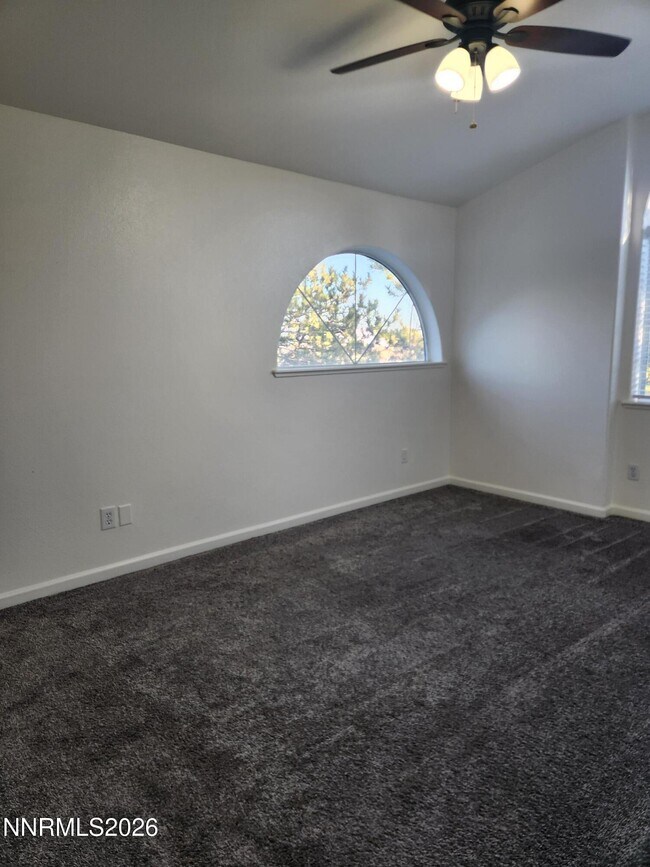 Building Photo - 3653 Hemlock Ct