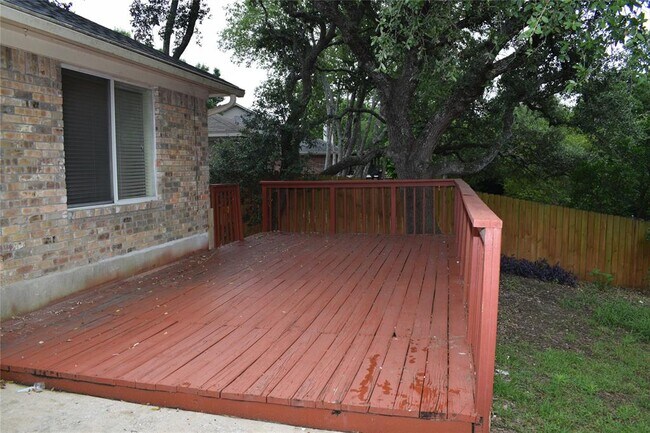 Building Photo - 2418 Willow Way