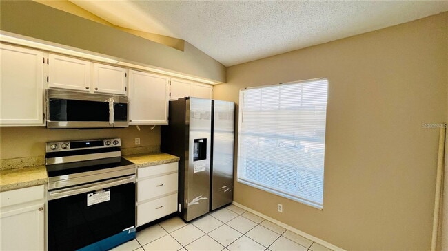 Building Photo - 14772 Laguna Beach Cir