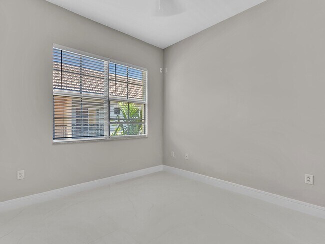 Building Photo - 2751 Ravella Way