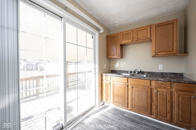 Building Photo - 4565 Brookville Rd
