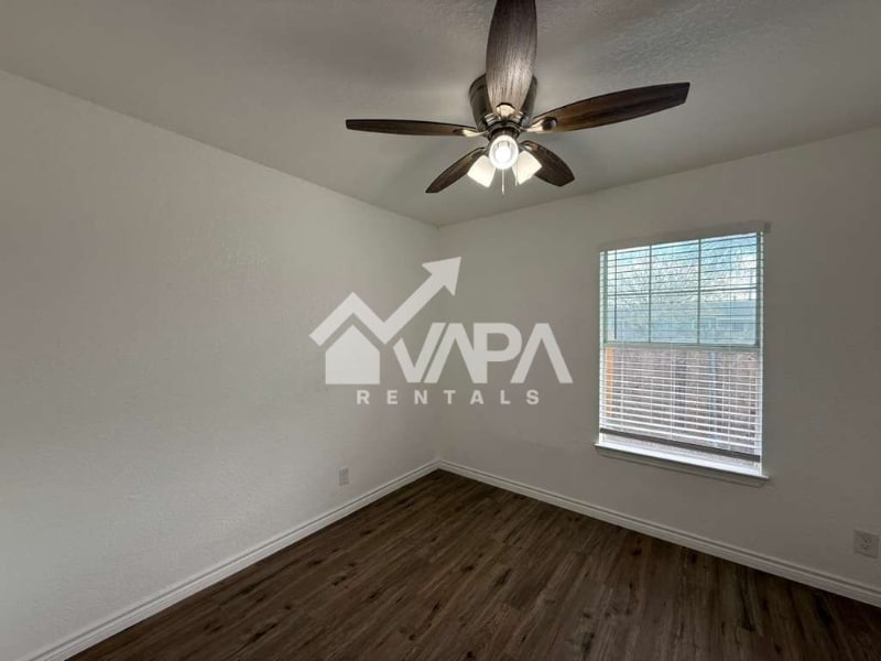 Building Photo - 2902 Woodcliffe St