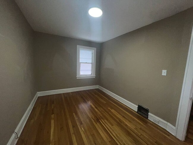 Building Photo - Bright, Beautiful  Single Family Move-In Ready | Section 8 and EDEN welcomed