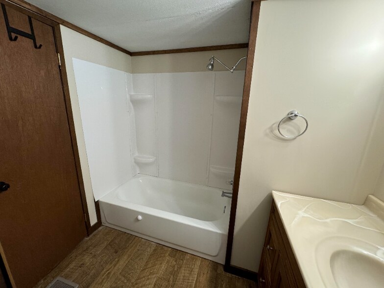 Building Photo - 4664 US-30
