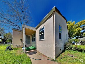Building Photo - 3887 14th Ave