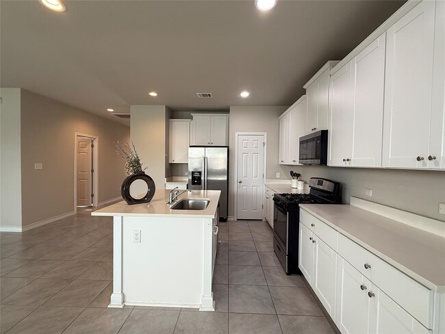 Building Photo - 5989 Malta Cir