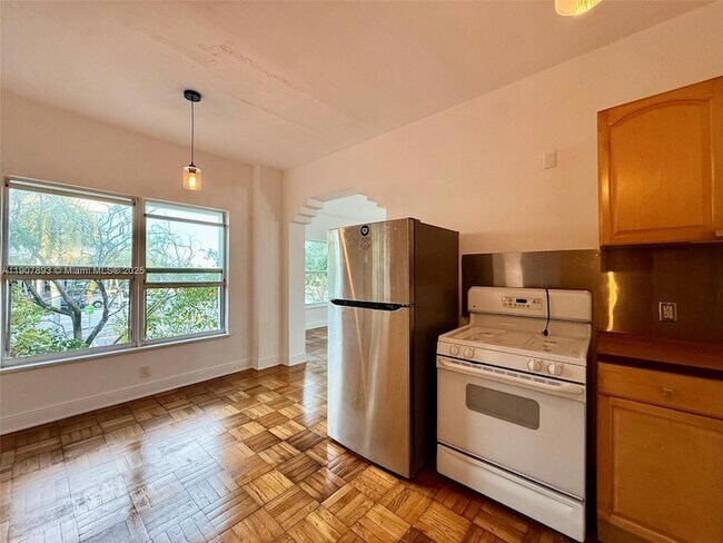 Building Photo - 4035 Meridian Ave