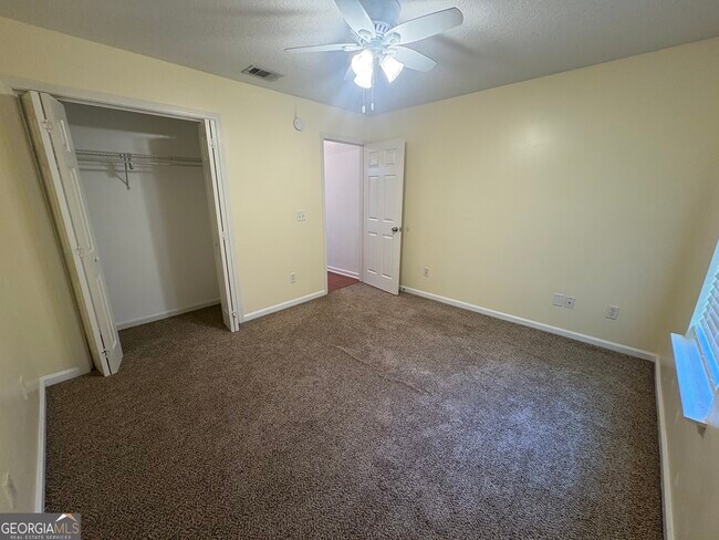 Building Photo - 603 Victorias Cir
