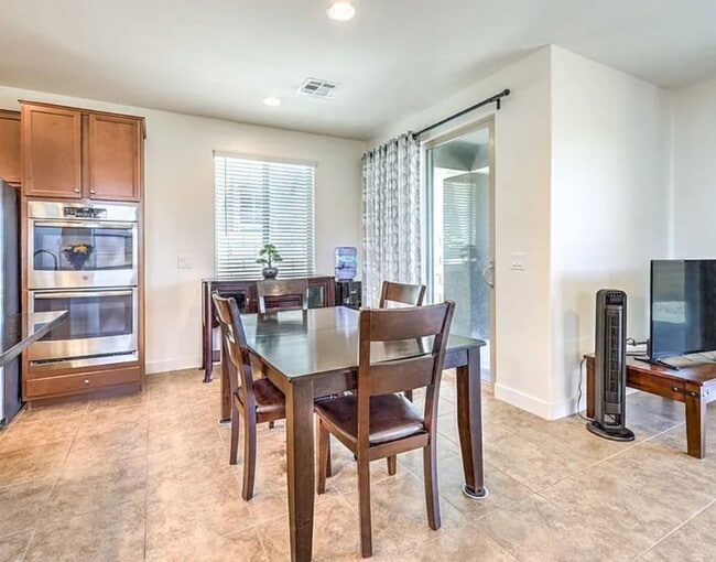 Building Photo - Summerlin Stunner- Spacious Backyard, Stri...
