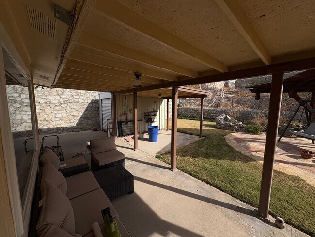 Building Photo - Home for rent on the Westside