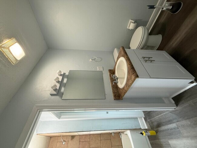 Building Photo - 509 Trenton St