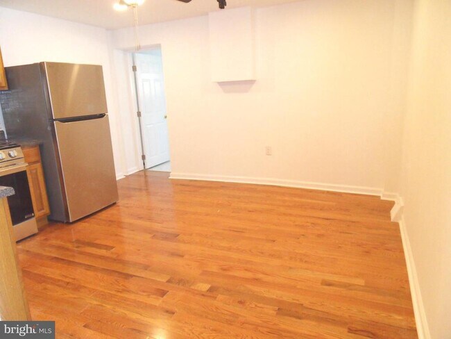 Building Photo - 160 Cotton St