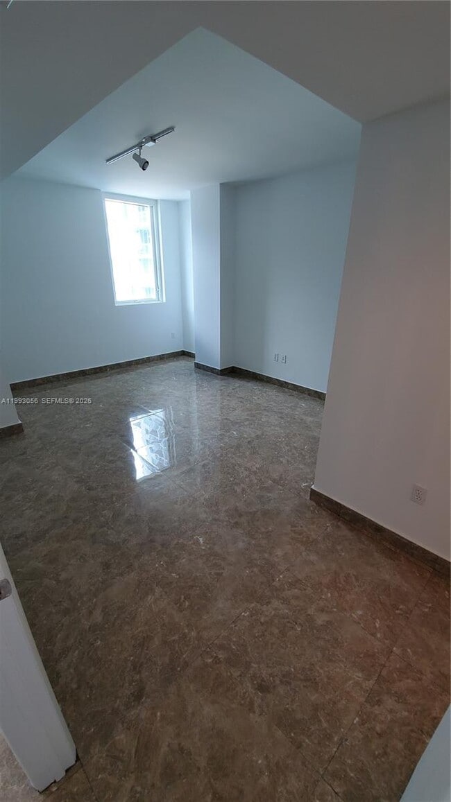 Building Photo - 253 NE 2nd St