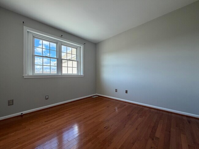 Building Photo - 727 Jacques Cir