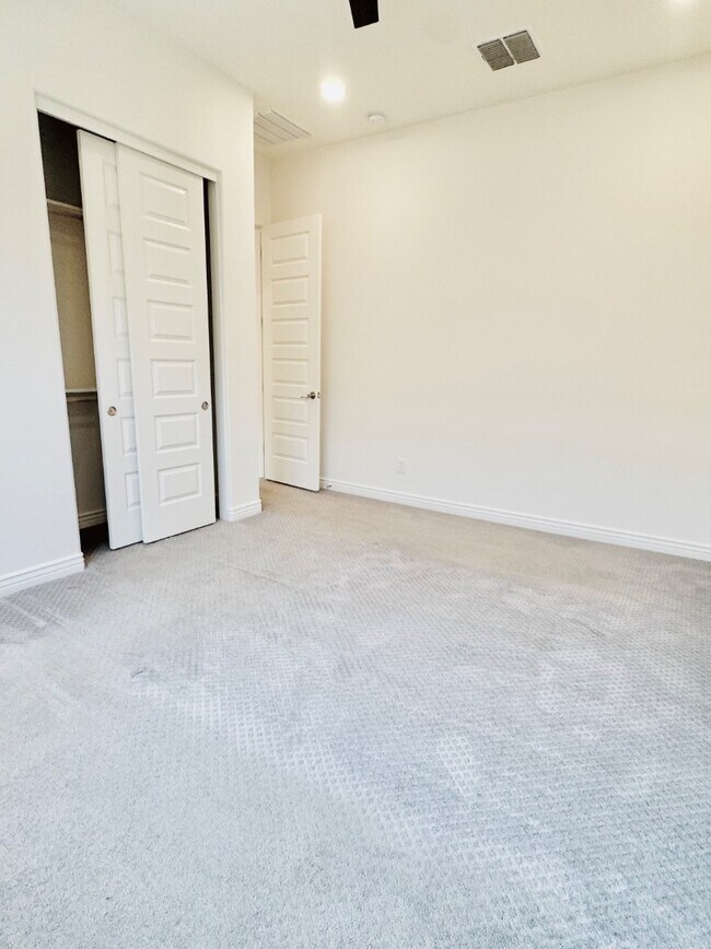 Building Photo - 26738 N 74th Ln