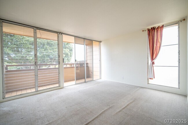 Building Photo - $3,200 / 3br - 1370ft2 - Quaint and Cozy 3...