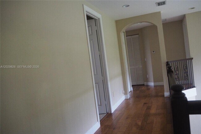 Building Photo - 2750 Jockey Cir
