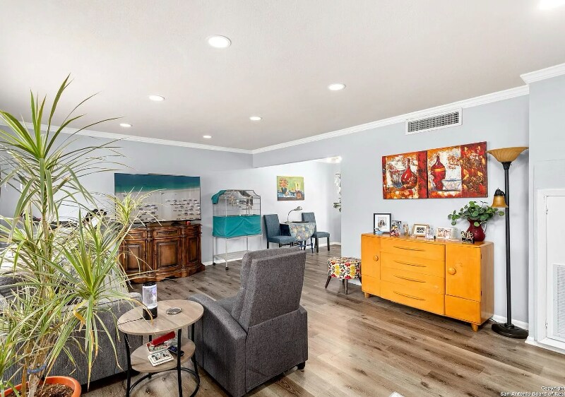 Building Photo - 16514 Springhill Dr
