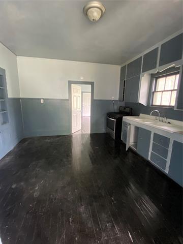 Building Photo - 309 E Nelson St