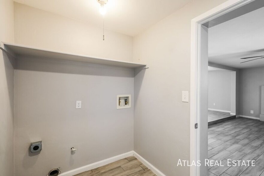 Building Photo - 6632 E Mary Dr