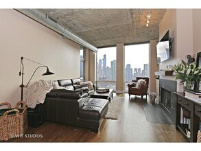 Building Photo - 700 N Larrabee St