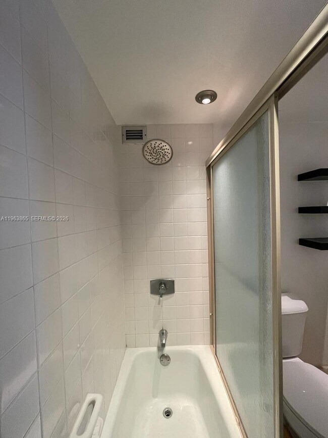 Building Photo - 1865 Brickell Ave