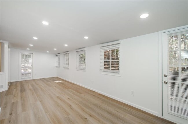 Building Photo - 2470 Cambridge Hills Rd