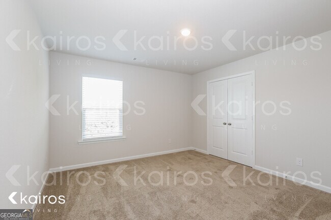 Building Photo - 4000 Bridgewood Wy