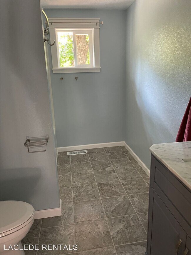 Building Photo - 2 br, 2 bath House - 10141 Easton