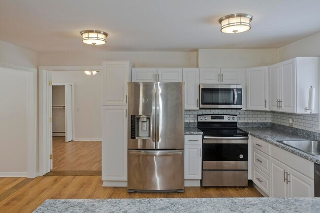 Building Photo - 159 N Monson Rd