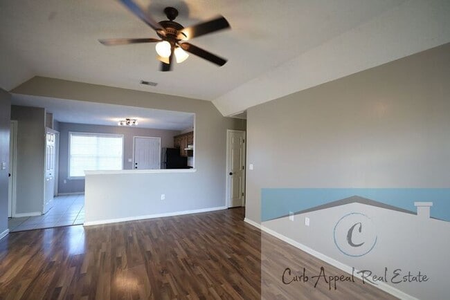 Building Photo - Move in special $800!! Beautiful 3 bed 2 bath home - Nettleton