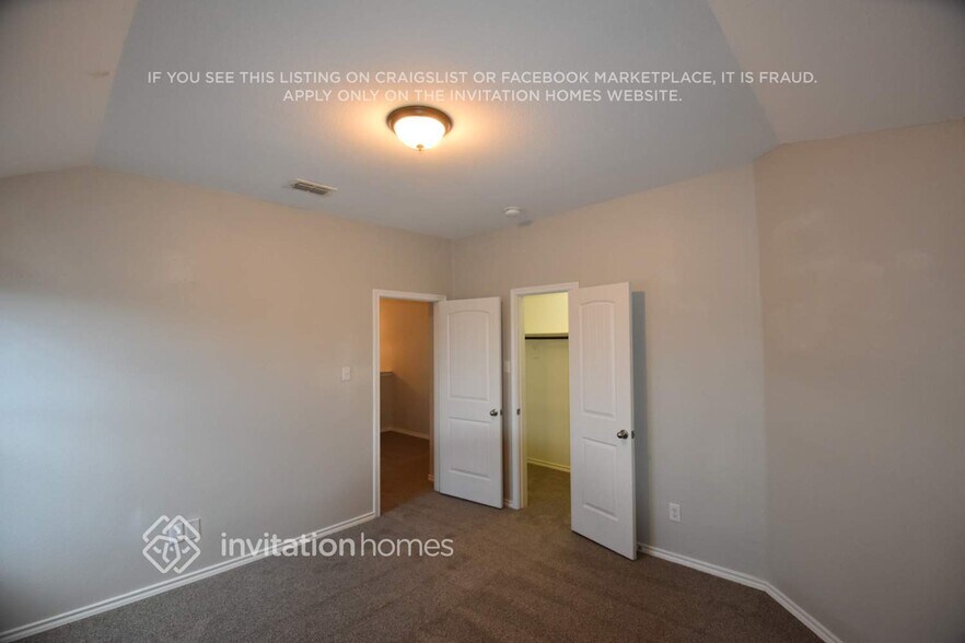 Building Photo - 652 Creekview Dr