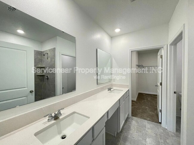 Building Photo - 3931 Willow Brk Dr