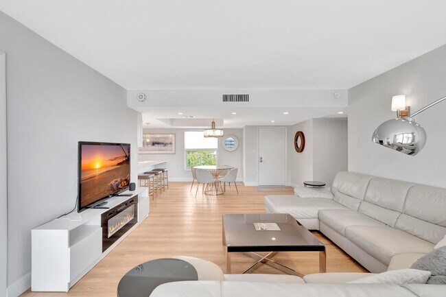 Building Photo - 1 Harbourside Dr