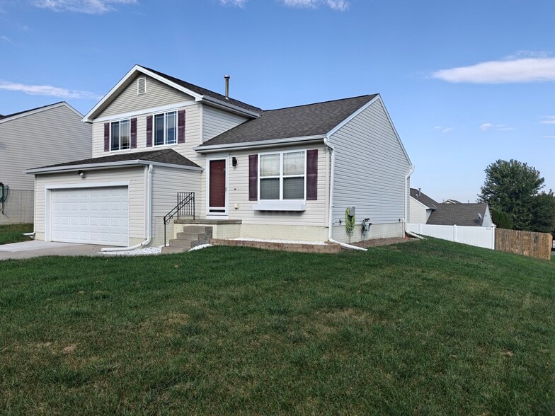 Building Photo - 7925 S 157th St