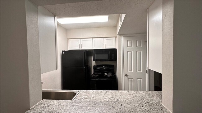 Building Photo - 7315 Brompton St