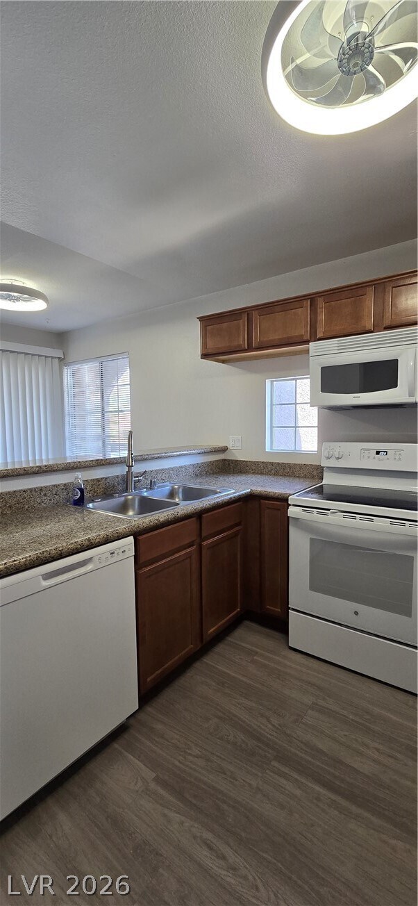 Building Photo - 2121 Sealion Dr