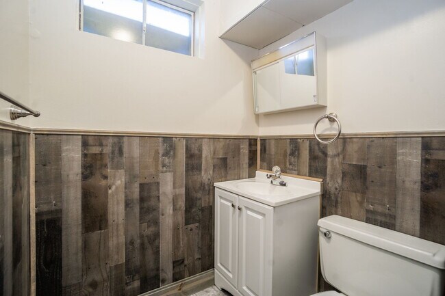 Building Photo - 7028 Lipan St