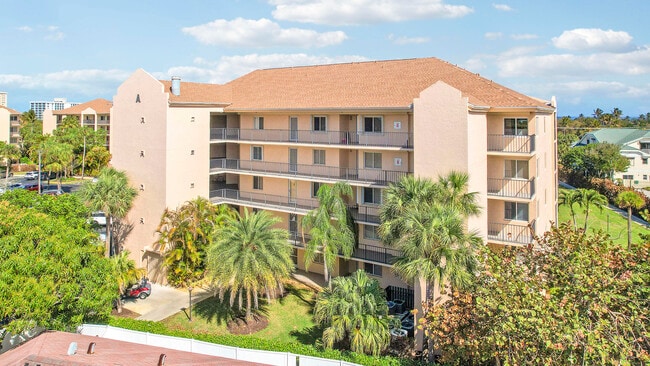 Building Photo - 275 Palm Ave