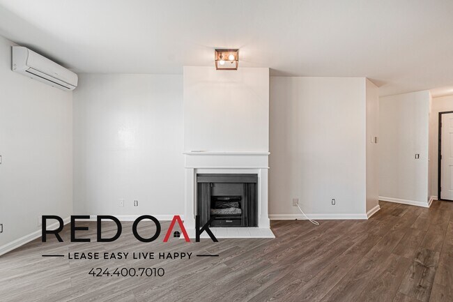 Building Photo - 10201 Woodbine St